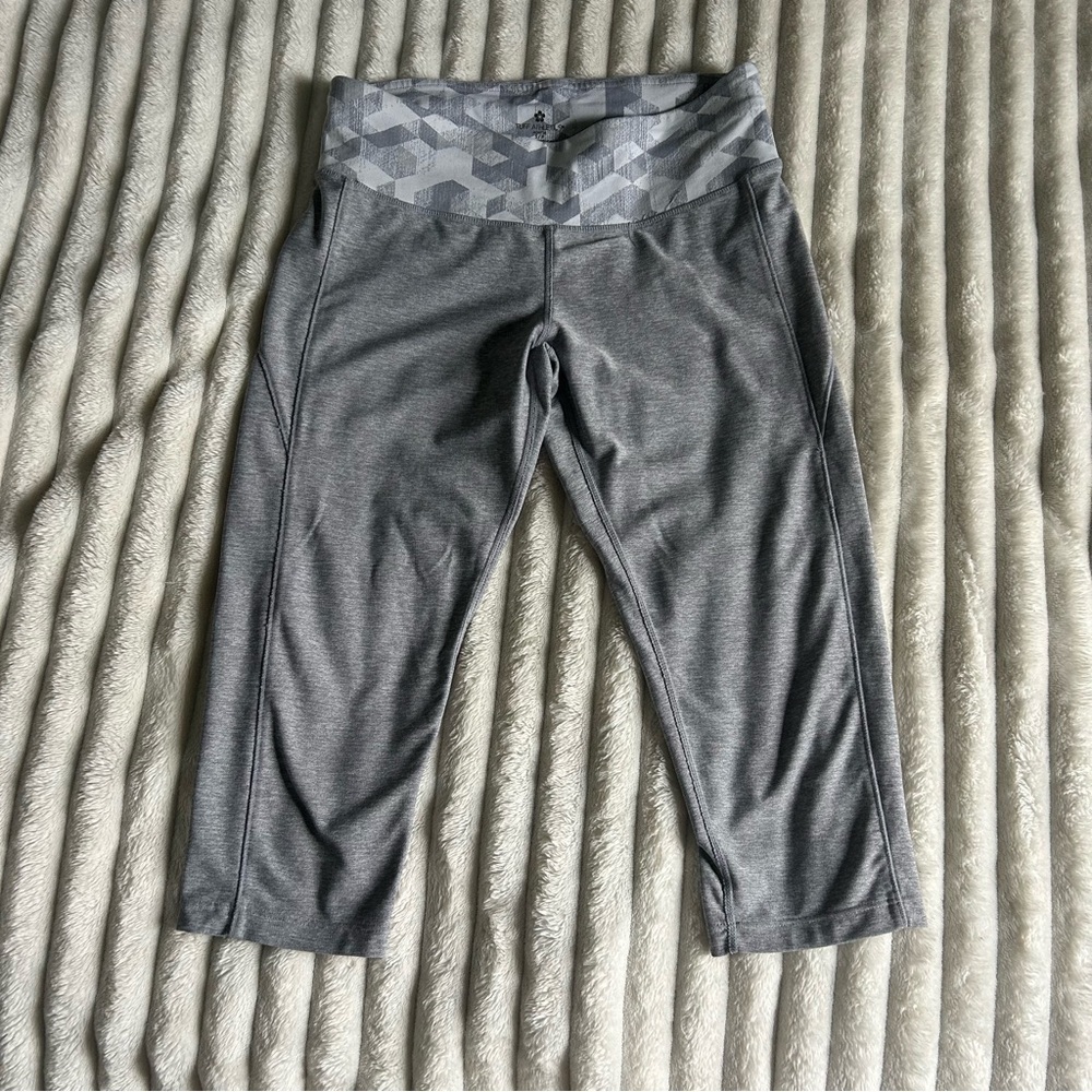 Tuff Athletics Womens Small Lowrise Grey Capri Leggings